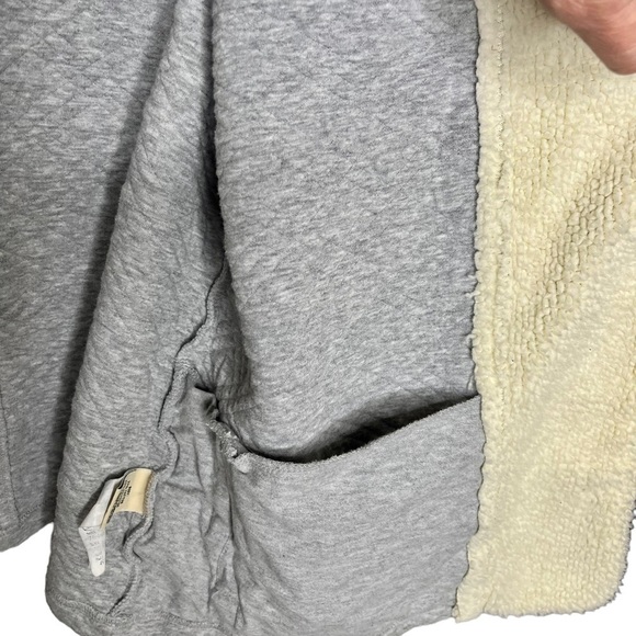 L.L. Bean Womens gray quilted Sherpa Lined cardigan Jacket Sz L - Picture 7 of 8
